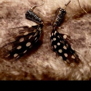 Elegant Feather Dangle Earrings